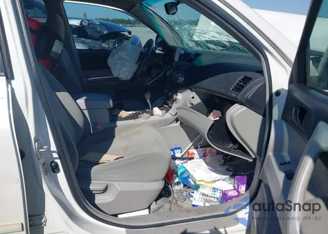 2010 Toyota Highlander Base V6 из США, поврежденный, VIN 5TDZK3EH6AS015845